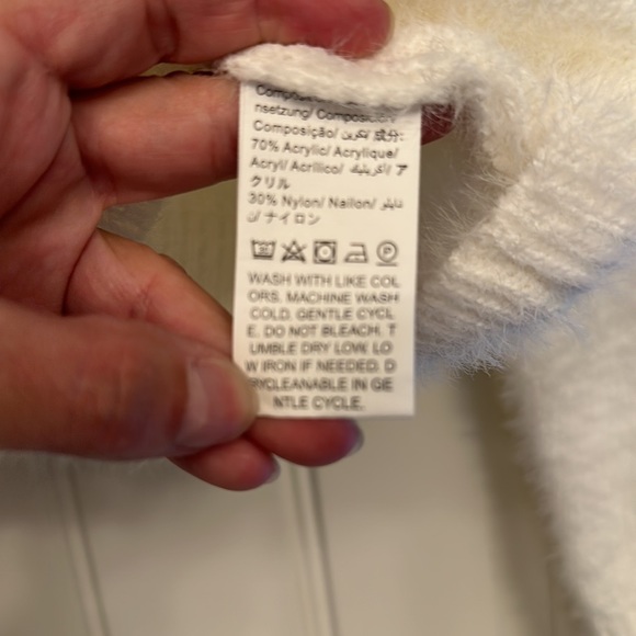 soft knit Fuzzy crewneck Sweater white boho minimalist preppy fall winter - Picture 11 of 12